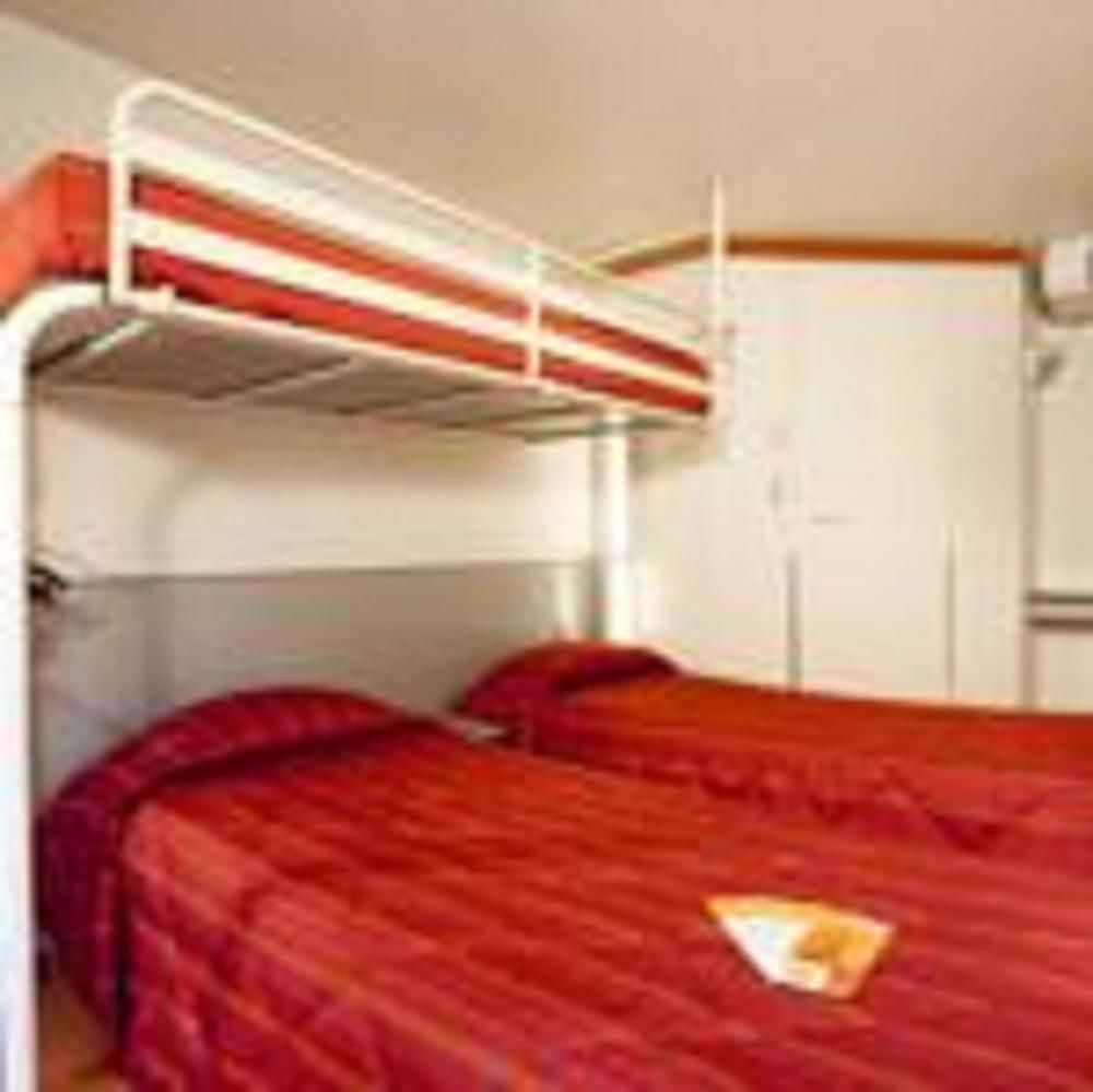Premiere Classe Évreux Εξωτερικό φωτογραφία A bunk bed