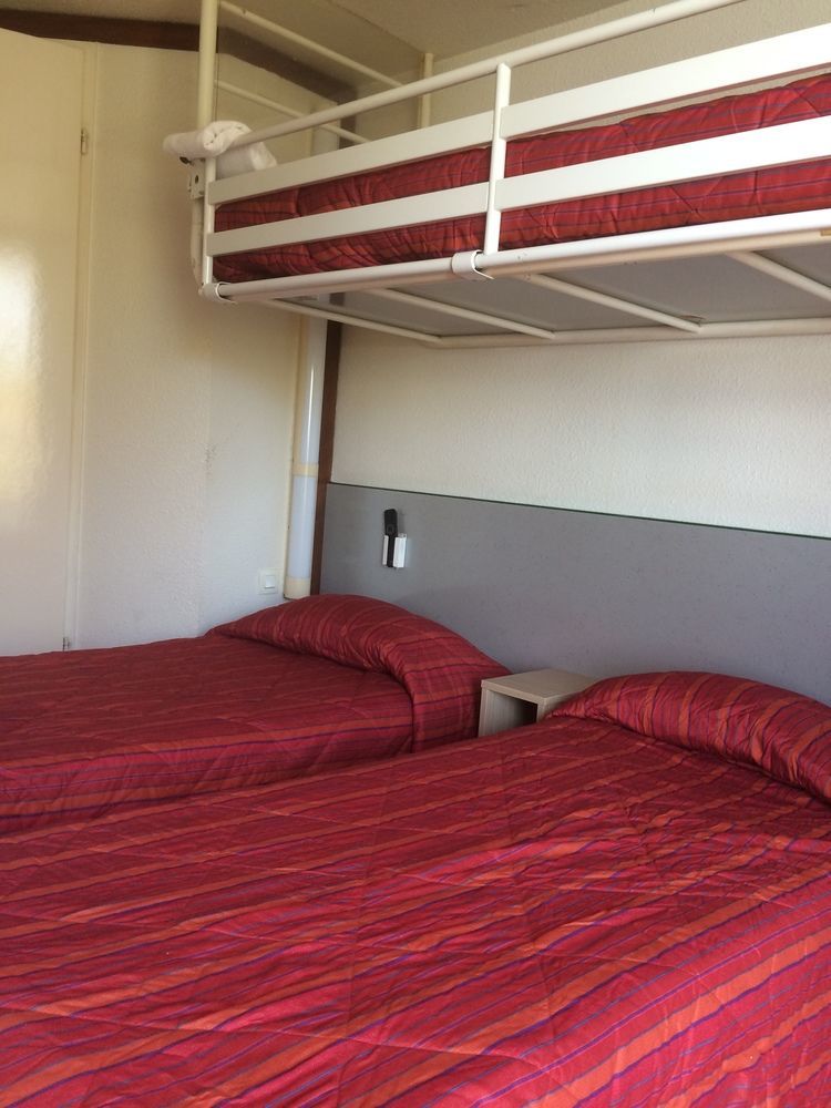 Premiere Classe Évreux Εξωτερικό φωτογραφία Bunk beds in a hotel room