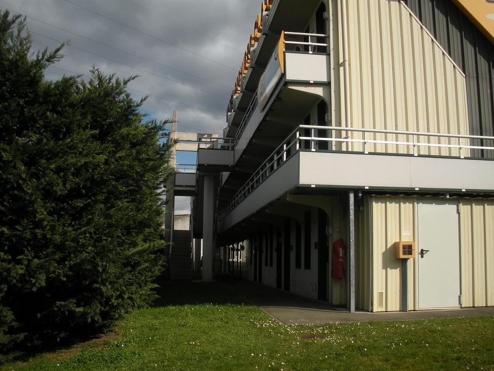 Premiere Classe Évreux Εξωτερικό φωτογραφία The "Maison du Savoir"