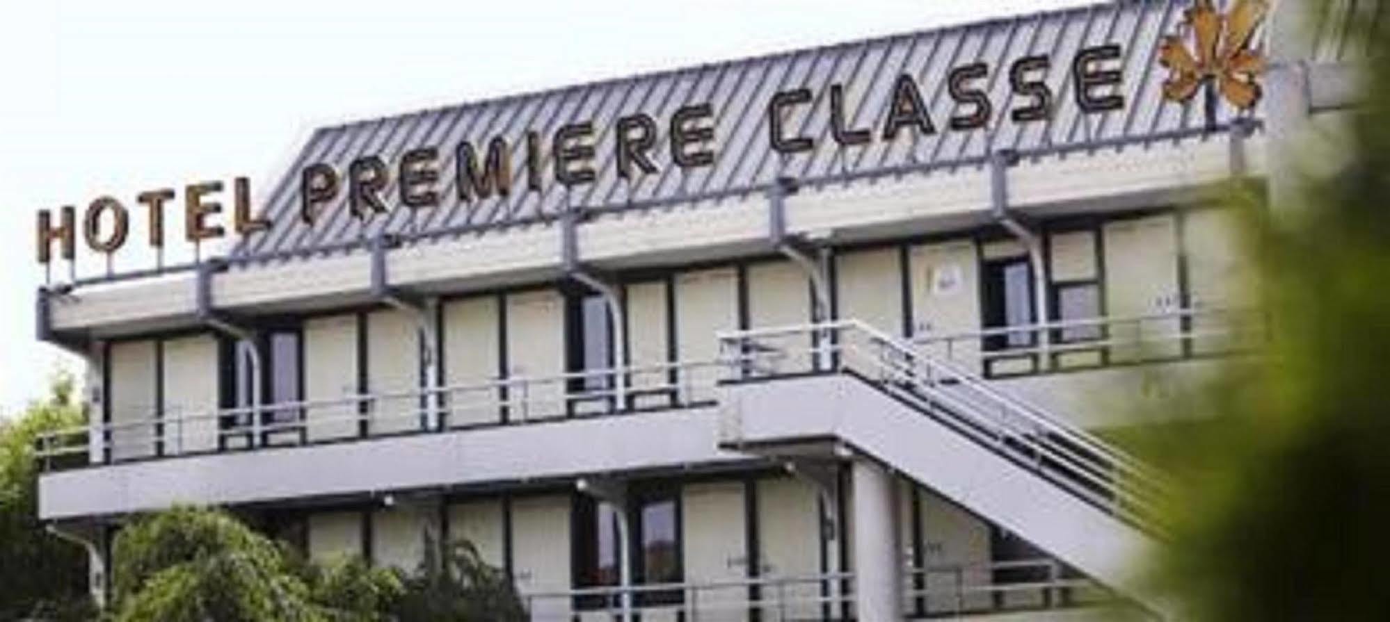 Premiere Classe Évreux Εξωτερικό φωτογραφία Premier Glass